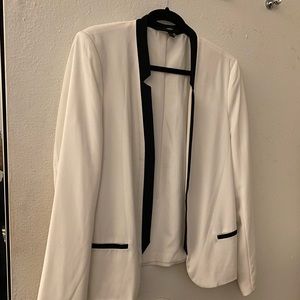 COPY - White and black blazer